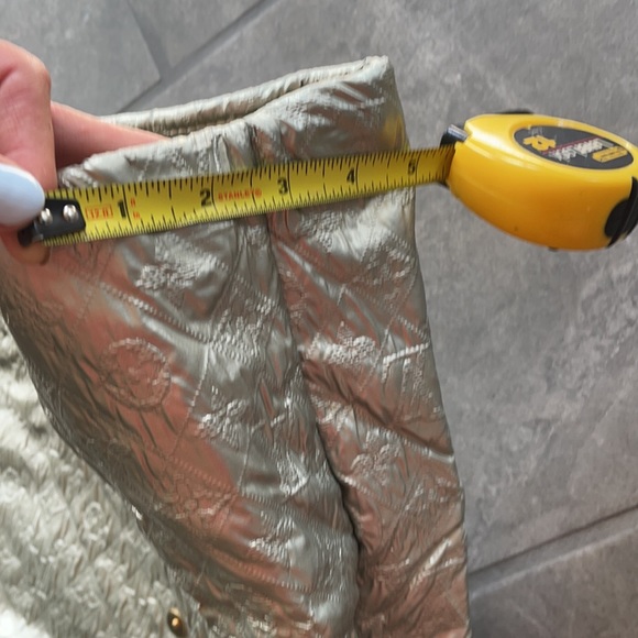 Louis Vuitton Limelight Silver Clutch - Picture 16 of 16